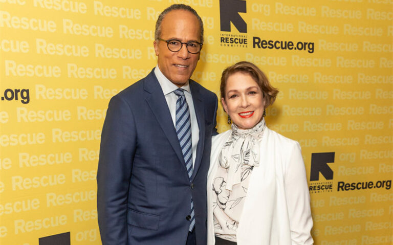 who is lester holt's wife
